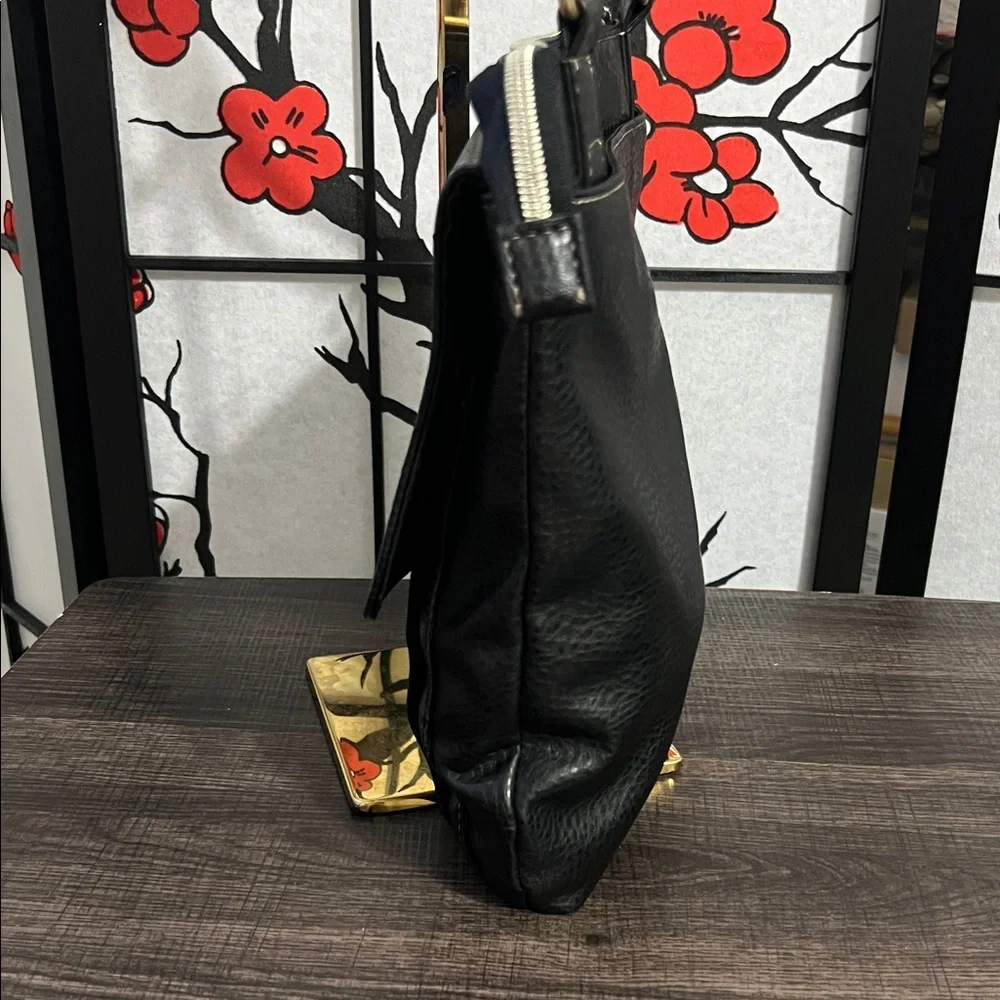 Relic Black Leather Messenger Bag with White Stitching